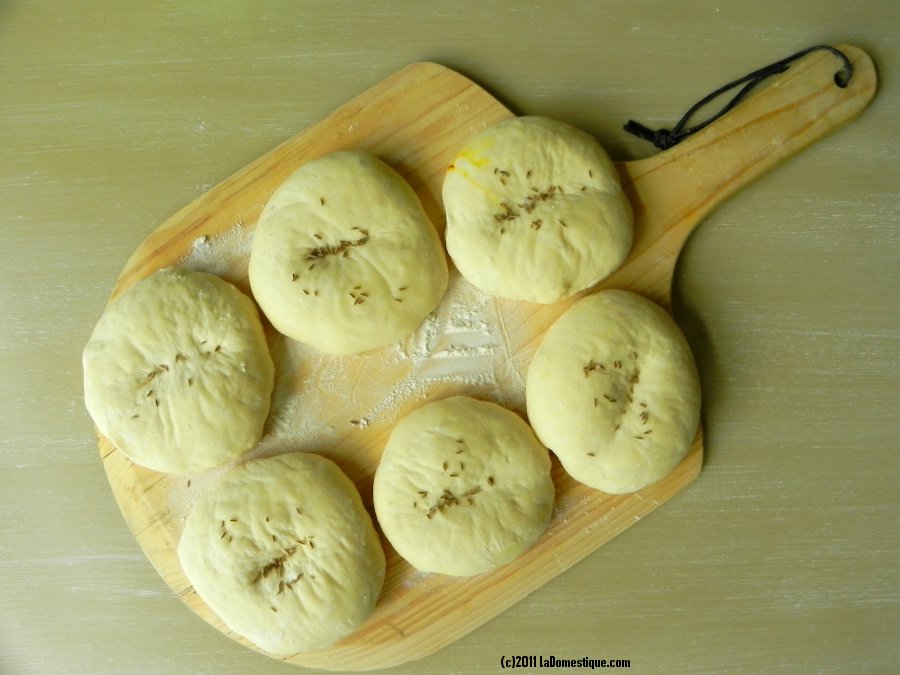 Saffron Rolls - Ready For Baking (c)2011 LaDomestique.com Saffron Rolls - Ready For Baking (c)2011 LaDomestique.com