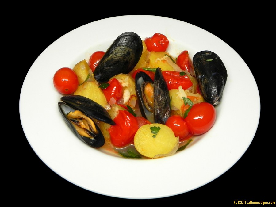 Mussels with Tomato-Saffron Broth