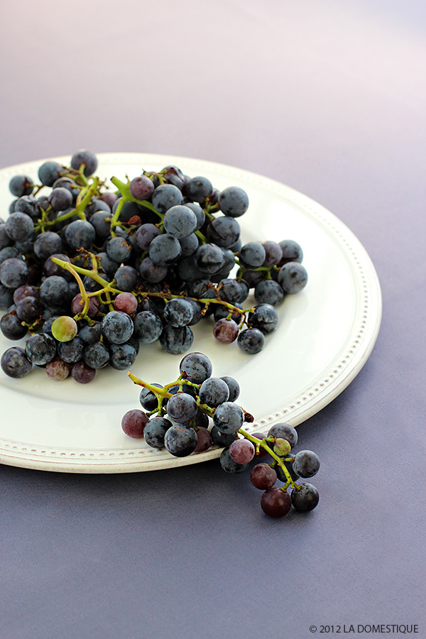 Concord Grapes from the Boulder Farmer's Market (c)2012 La Domestique Concord Grapes from the Boulder Farmer's Market (c)2012 La Domestique