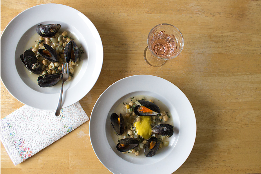 Mussels, Fennel and Chickpeas in Pink Wine, photo (c)2013 La Domestique