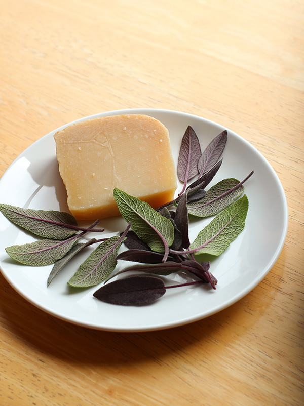 Tullyboy Farmhouse Goat Cheese (c)2013 La Domestique